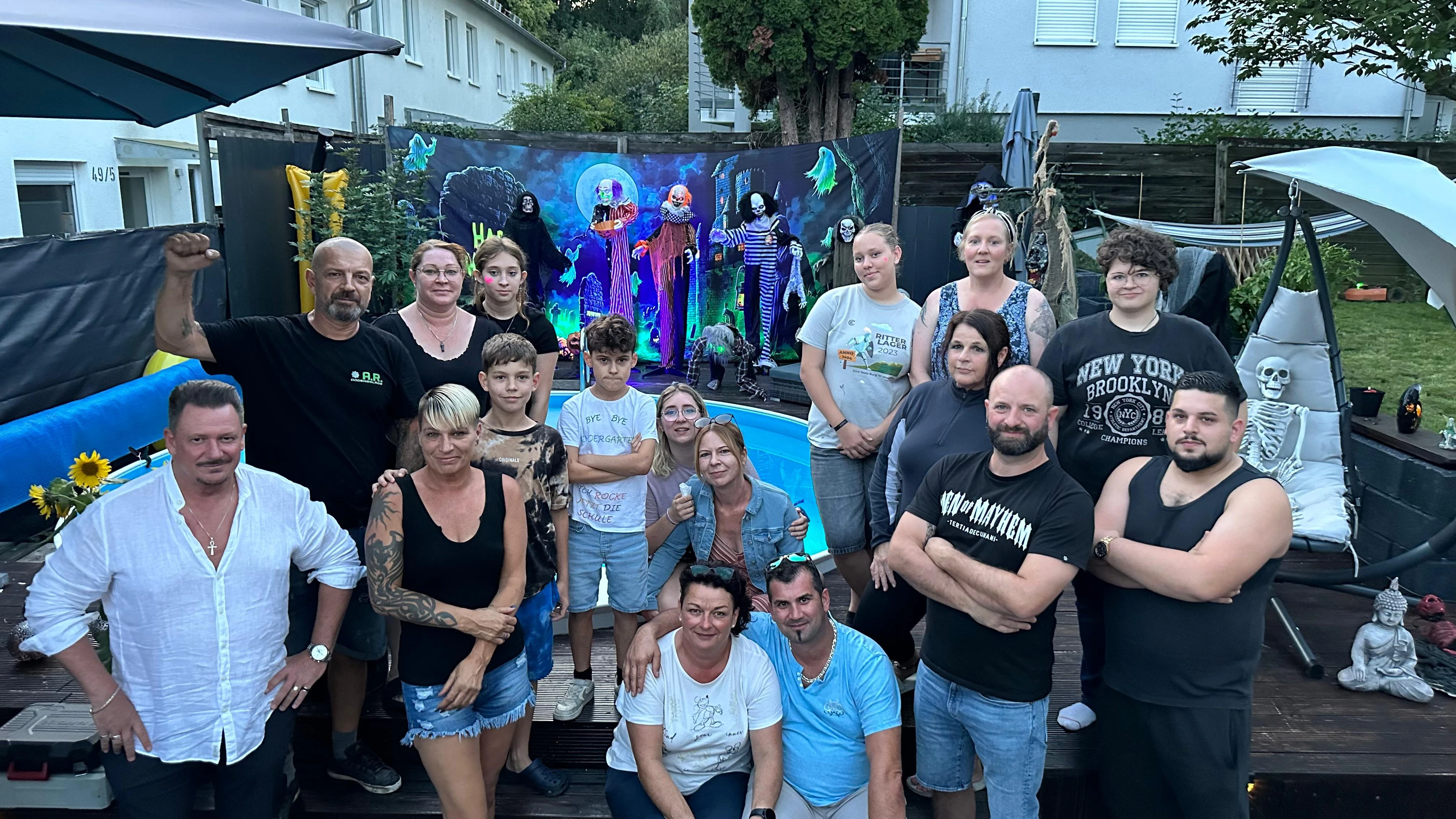 Das Team des Horror Halloweenhaus Nürtingen — über 20 Mitglieder